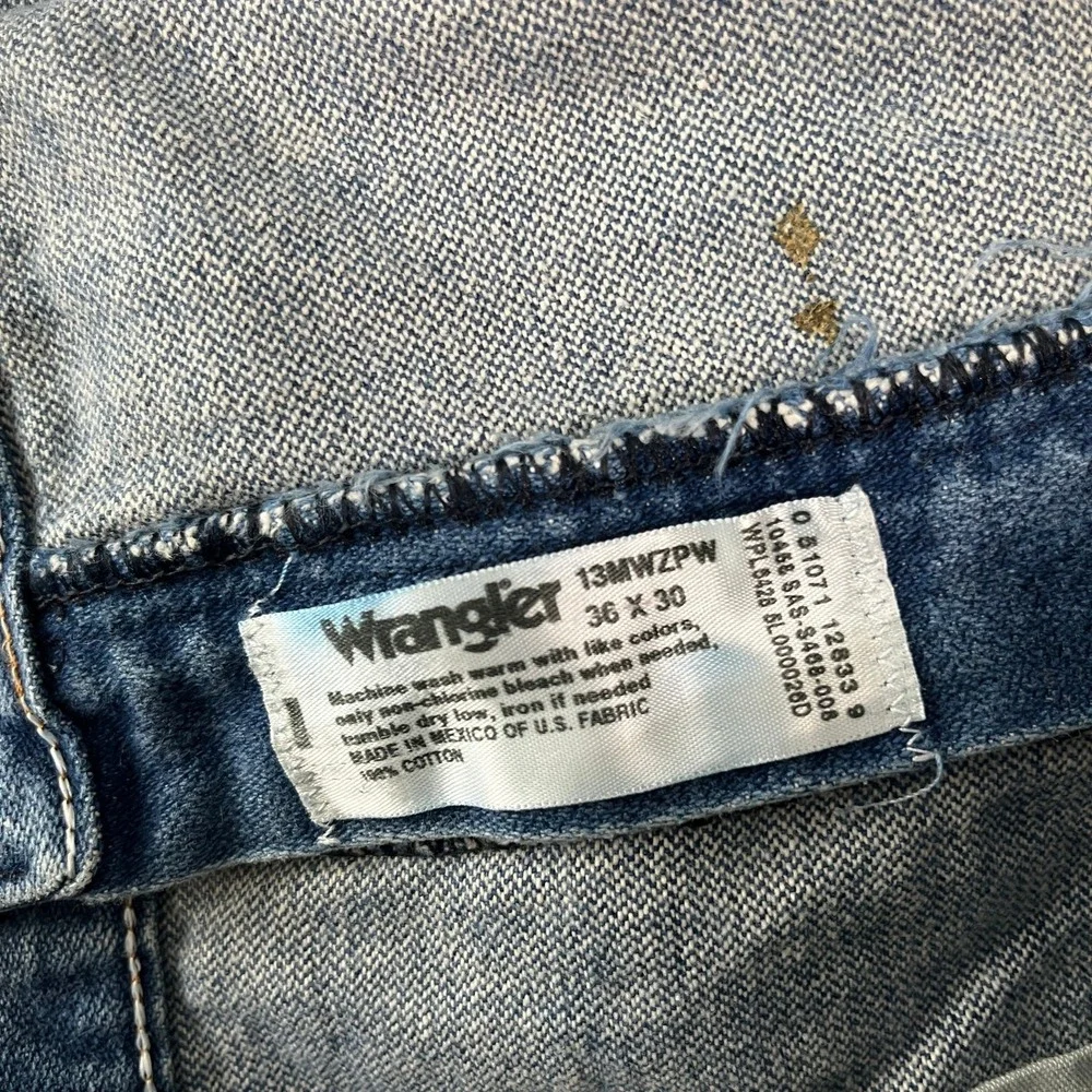 Wrangler Cowboy Cut Jeans Men Size‎ 36X30 Medium Wash Straight 13MWZPW Cowboy